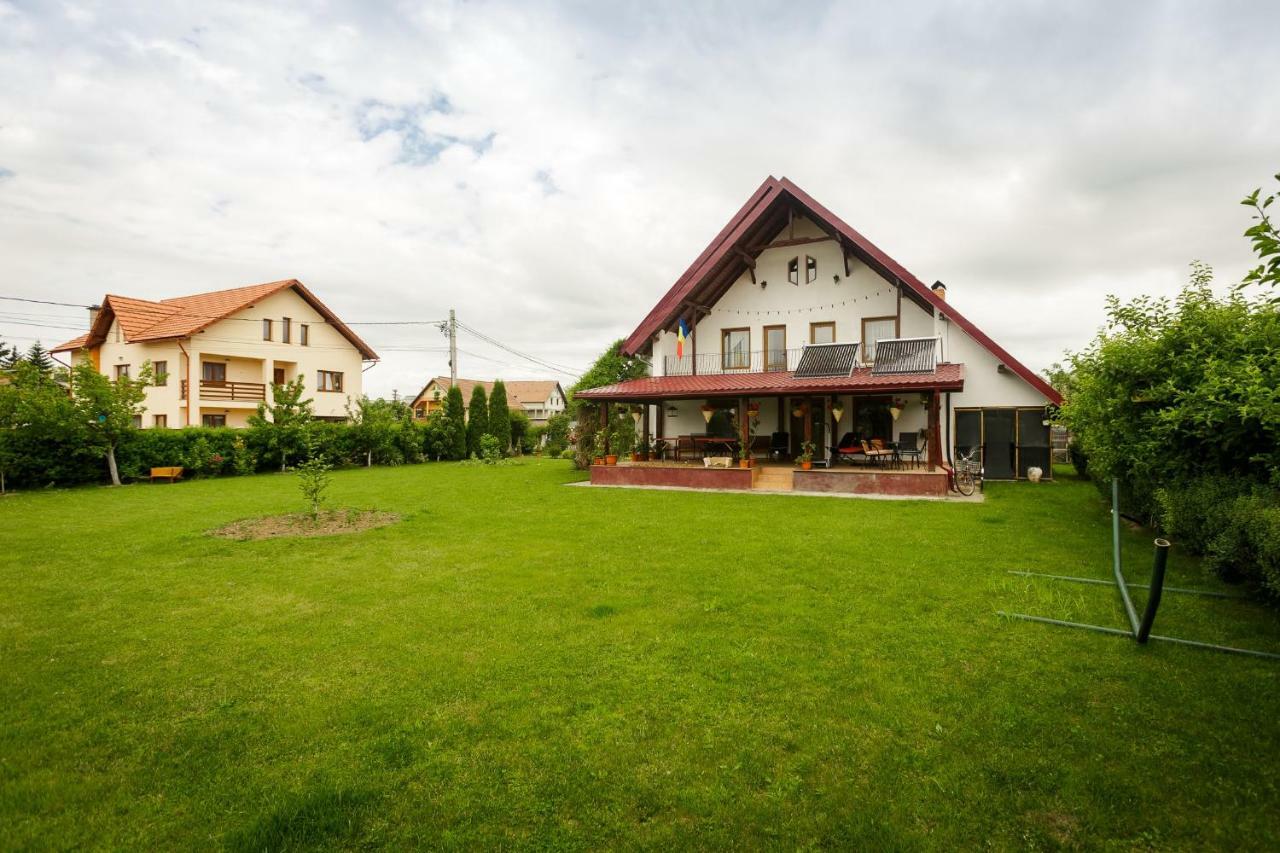 Отель Casa Florilor Куртя-де-Арджеш Экстерьер фото
